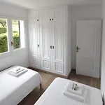 Ideal House For Families With Pool
